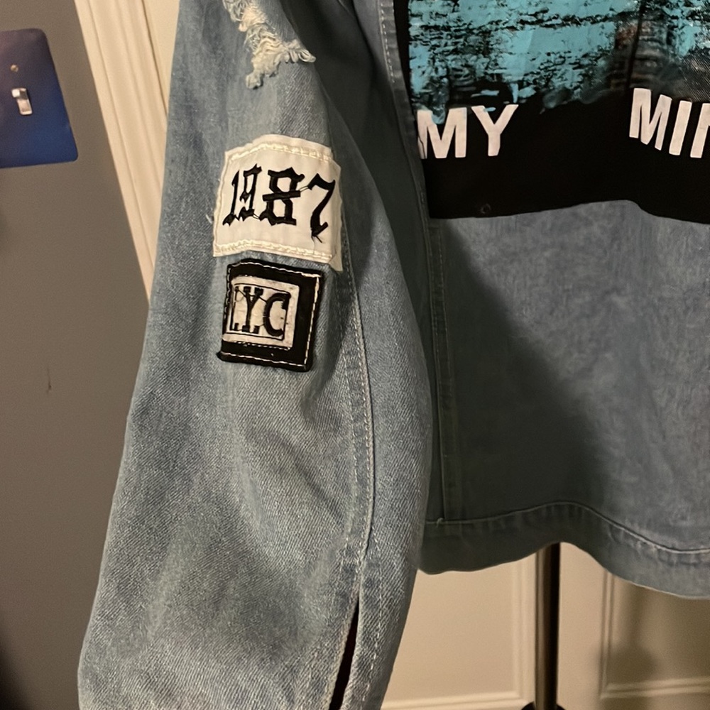 Amazing Jean Jacket - Picture 7 of 7